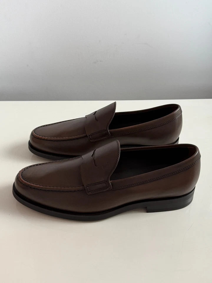 TODS BOSTON LEATHER SLIP-ON LOAFERS ( Pre-Owned Like New )