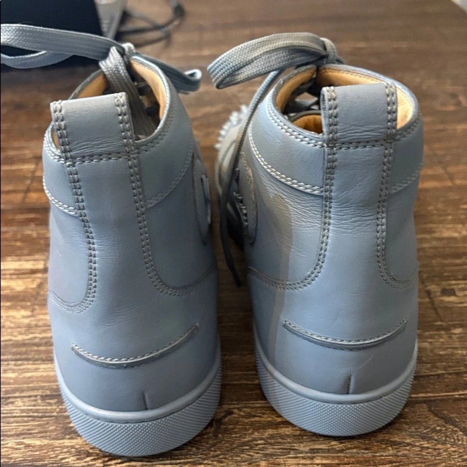 CHRISTIAN LOUBOUTIN LOUIS FLAT SPIKES ( Pre-Owned )