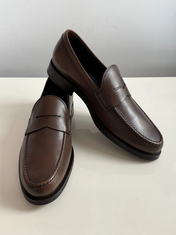 TODS BOSTON LEATHER SLIP-ON LOAFERS ( Pre-Owned Like New )